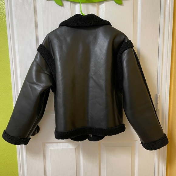 Kenneth Cole New York Jackets & Blazers - Kenneth Cole New York Women Black Jacket with Faux Fur Trim